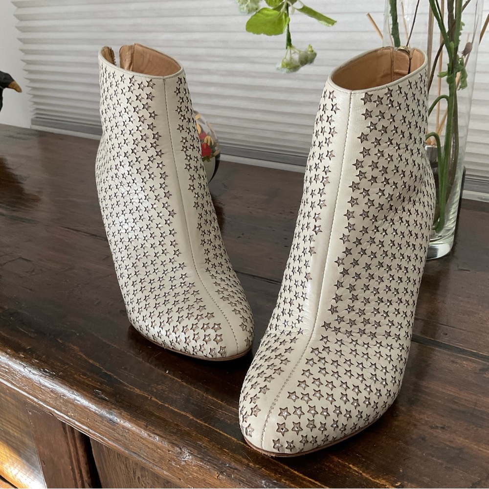 Beautiful !! Sparkling  booties in antique white